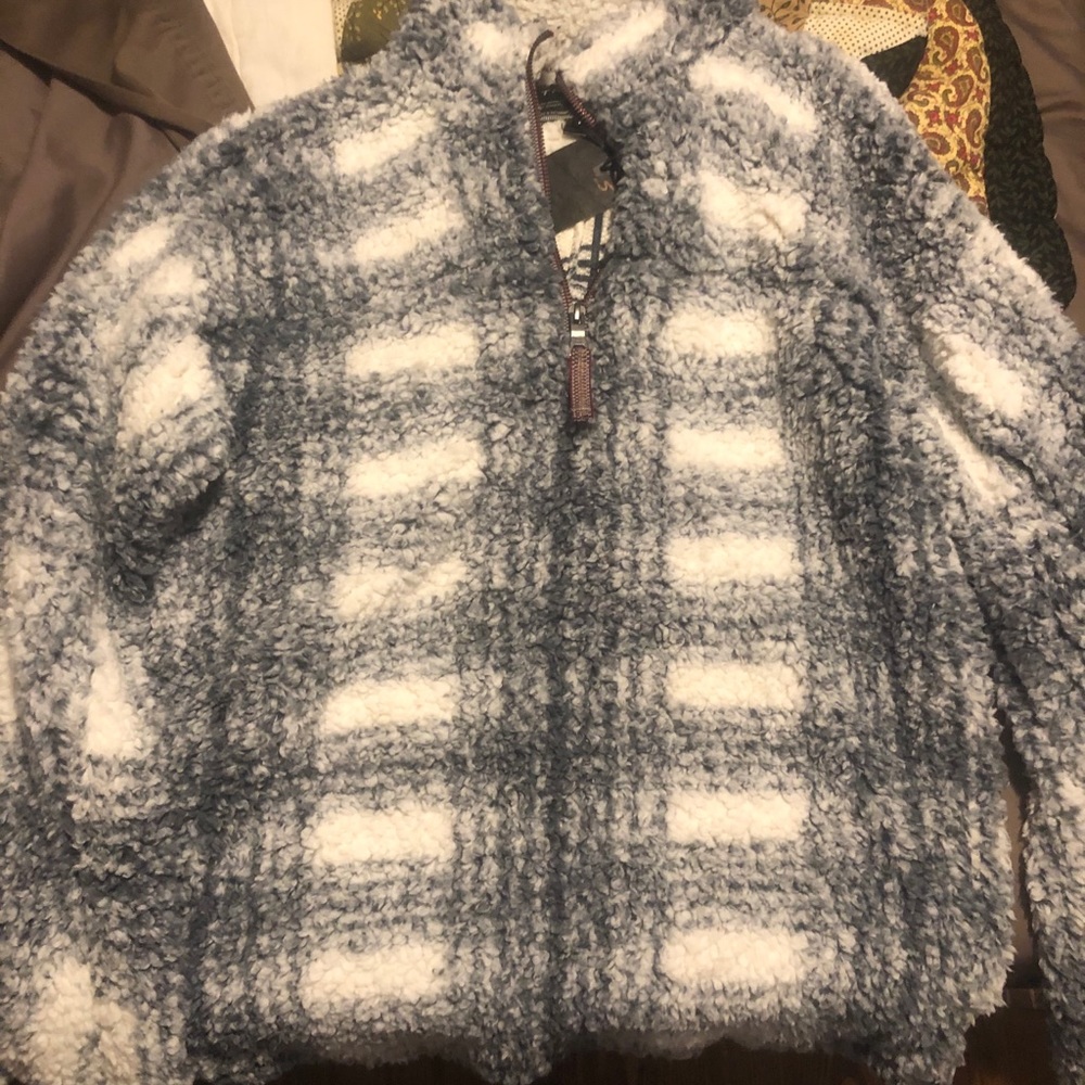 Size small True Grit Pullover
